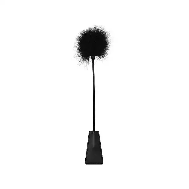 Ouch! - Crop With Feather Black. Czarna dwustronna packa z subtelnym piórkiem. 2w1 Mega funkcjonalna.