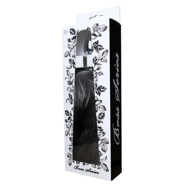Boss Series - Fox Tail Black XXL. Super puszysta lisia kita w połączeniu z metalowym plugiem. Dostarcza niesamowitych doznań i podnosi temperaturę w Twojej sypialni