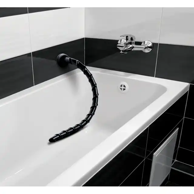 Hosed - Swirl Hose 46cm. Wielkie i giętkie, czarne mega dildo. Mocna przyssawka i extra dawka emocji.