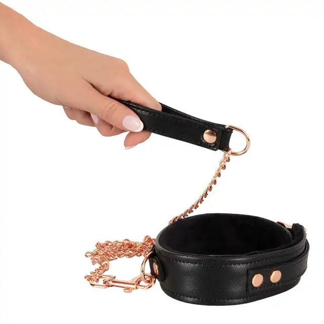 Bad Kitty - Colar With Leash. Elegancka obroża ze smyczą i elementami różowego złota 