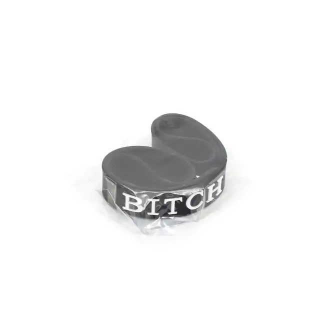 O-Products - Silicone Collar (BITCH) - silikonowa obroża z prowokującym napisem. Gładki silikon
