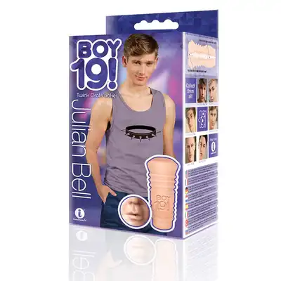 Boy19! - Teen Twink Julian Bell. Realistyczny odlew mięsistych ust Juliana Bella!