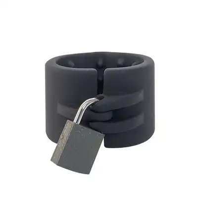 Brutus - Cruncher Lockable. Masywny zamykany na kłódkę ring na jądra z wewnętrznymi kolcami