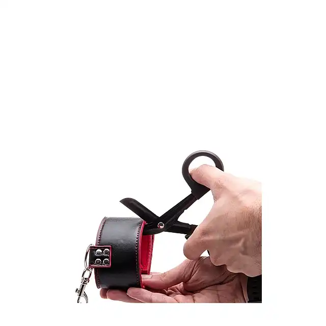 Ouch! - Bondage Safety Scissors. Czarne nożyczki bezpieczeństwa do bondagu 