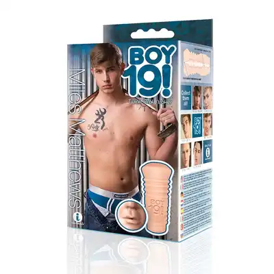 Boy19! - Teen Twink Miles Mathews. Realistyczny odlew seksownych ust Milesa Mathewsa