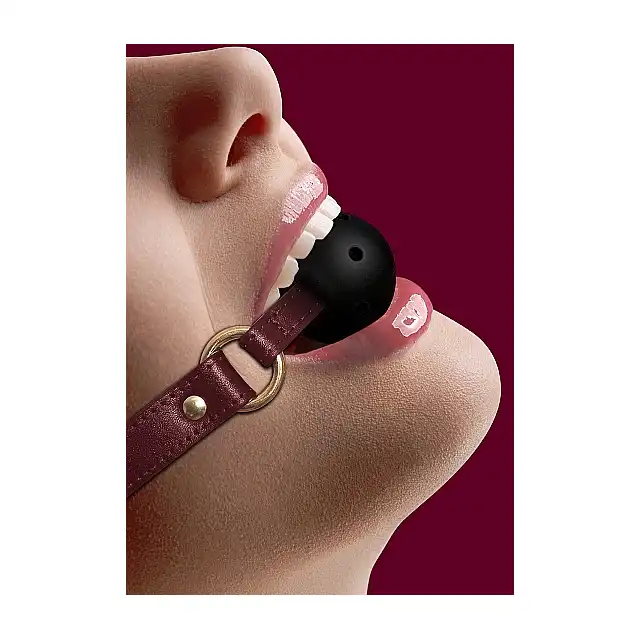 Ouch Halo - Breathable Ball Gag - Burgundy - stylowy gag. Luksusowa sesja BDSM