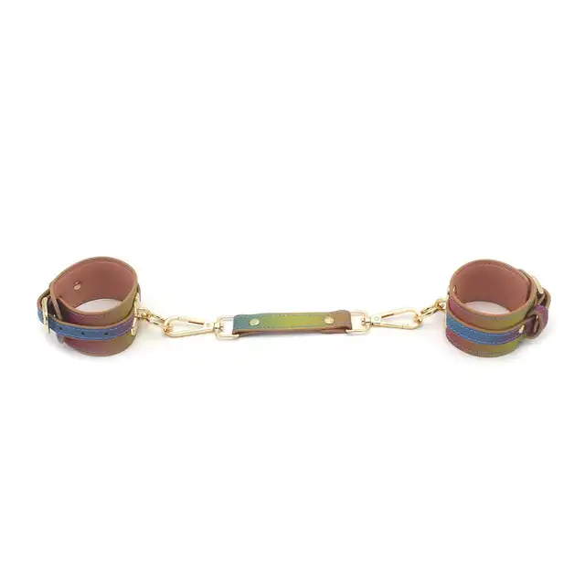 O-Products - Handcuffs Rainbow. Fenomenalne tęczowe kajdanki z wegańskiej skóry ze złotymi nitami 