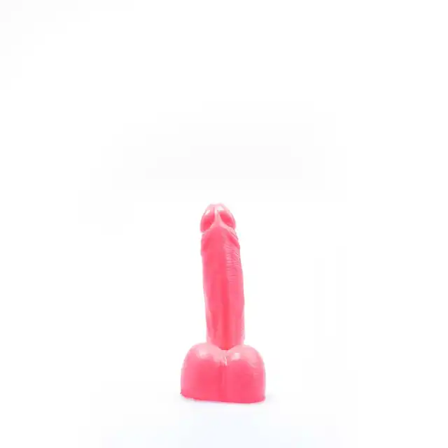 Bubble Toys - Dungeon Pink. Różowe dildo z PVC 18,5 cm długości o truskawkowym aromacie. Mega Sale!