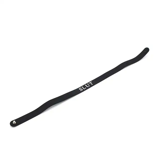 O-Products - Silicone Collar (SLUT) - silikonowa obroża z białym napisem SLUT. Regulowana szerokość