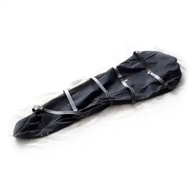 O-Products - Body Bag - czarna torba na ciało zapinana na zamek. Dodatkowo 4 paski zabezpieczające, Moc nowych emocji.