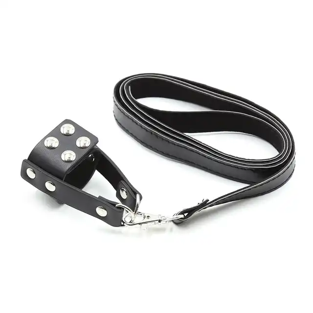  O-Products - Ring With Leather Leash. Ring na penisa w formie obroży ze smyczą. Pełna kontrola nad partnerem!