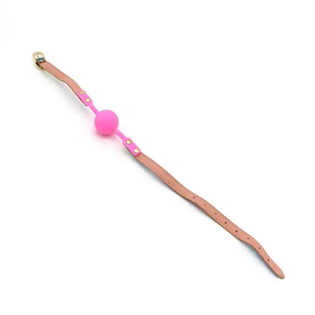 O-Products - Ball Gag Rainbow. Unikatowy tęczowy knebel z wegańskiej skóry ze złotymi nitami 
