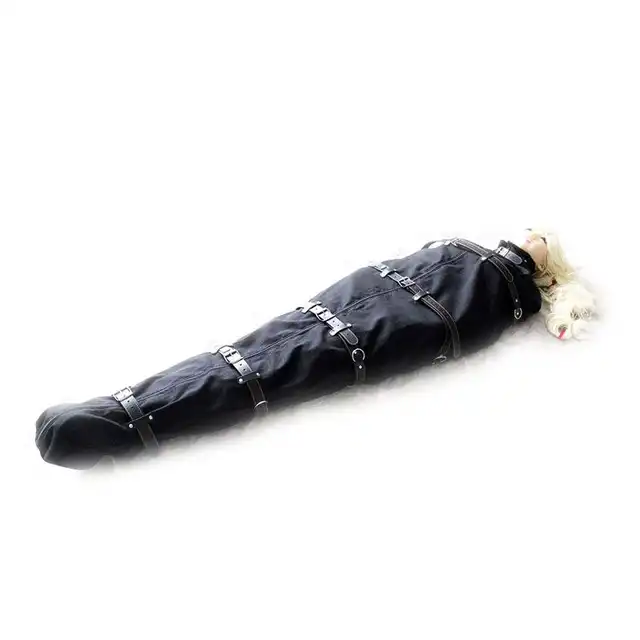 O-Products - Body Bag - czarna torba na ciało zapinana na zamek. Dodatkowo 4 paski zabezpieczające, Moc nowych emocji.