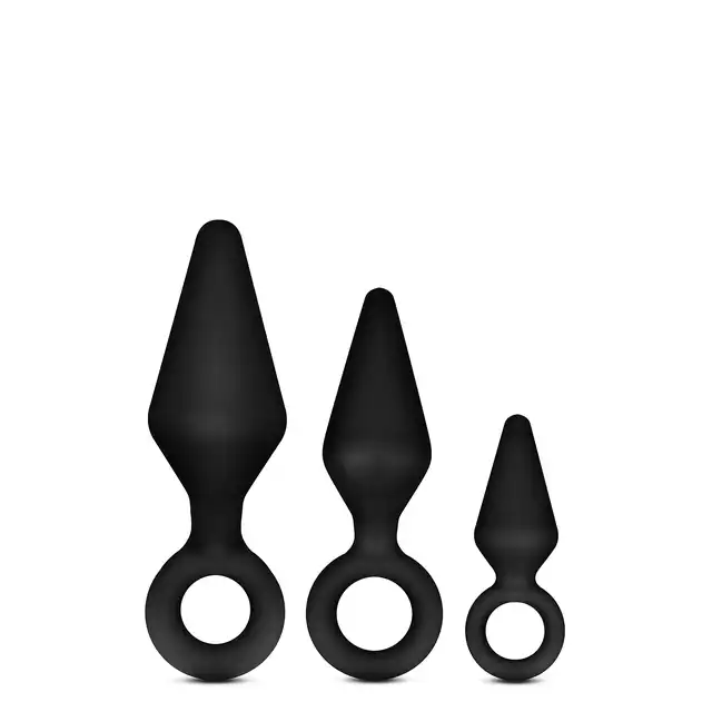 Blush - Anal Adventures Platinum Loop Plug Kit. Zestaw plugów analnych z pierścieniami. Dostarcz sobie przyjemności wyłącznie przy pomocy palca.