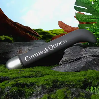 Prints Charming Buzzed - Canna Queen 7". Stylowy wibrator stworzony specjalnie do stymulacji Twojego punktu G.