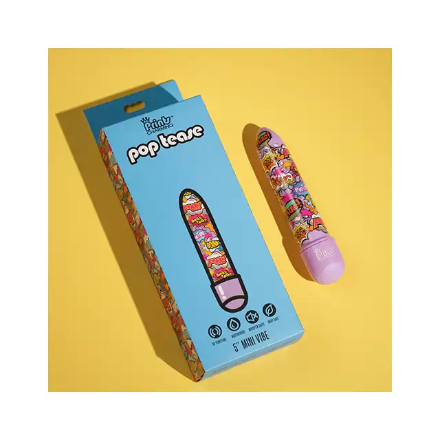 Prints Charming - Pop Tease 5" Purple. Rozkoszny, smukły wibrator z printem "Fuck" pokazującym to czego naprawdę pragniesz.