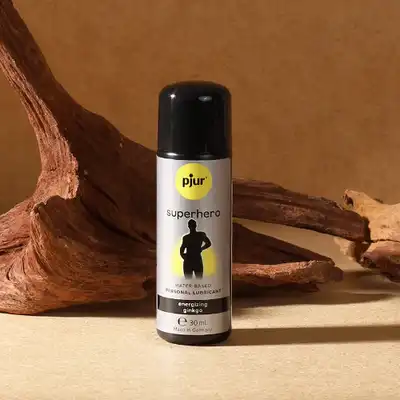 Pjur - Superhero 30ml -  wysokiej jakości lubrykant z wyciągiem z Ginkgo - popraw swoją wydajność! 