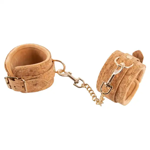 Vegan Fetish - Wrist Cuffs. Wegańskie kajdanki na ręce. Zniewalanie w wegańskim stylu. Idealny prezent do butelki wina.