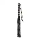 Guilty Pleasure BDSM - Rubber Mini Whip. Mini bat z delikatnymi paskami i elegancko zdobioną rękojeścią. Delikatne głaskanie i mocniejsze uderzenia