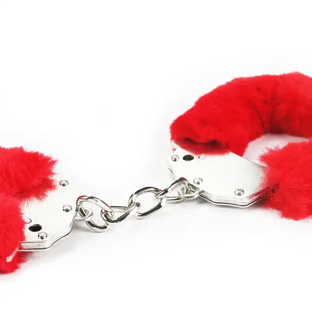 Love Toy - Fetish Pleasure Red Fluffy Hand Cuffs - czerwone, trwałe kajdanki z uroczym i przyjemnym futerkiem