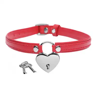 Master Series - Heart Lock Collar. Czerwona obroża z kłódką w kształcie serca. Wegańska skóra 
