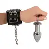 Fetish Collection - Cuffs&amp;Plug.  Plug analny z kajdankami i łańcuchami zapinanymi na kłódki! Rozkosz innowacyjnego zniewolenia!