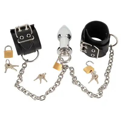 Fetish Collection - Cuffs&amp;Plug.  Plug analny z kajdankami i łańcuchami zapinanymi na kłódki! Rozkosz innowacyjnego zniewolenia!