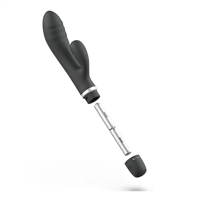 B Swish - BWild Classic Wave Vibrator Black. Klasyczny wibrator z nietypowymi wypustkami w kształcie fal na trzonie dla dodatkowej stymulacji. 