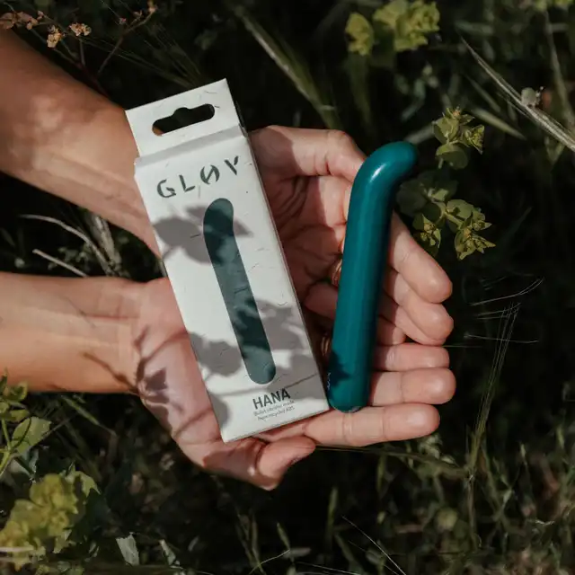 Glov - Hana Bullet Vibrator. Ekologiczny mini wibrator wykonany z recyklingowanego ABSu. Idealny kształt do stymulacji punktu G. 