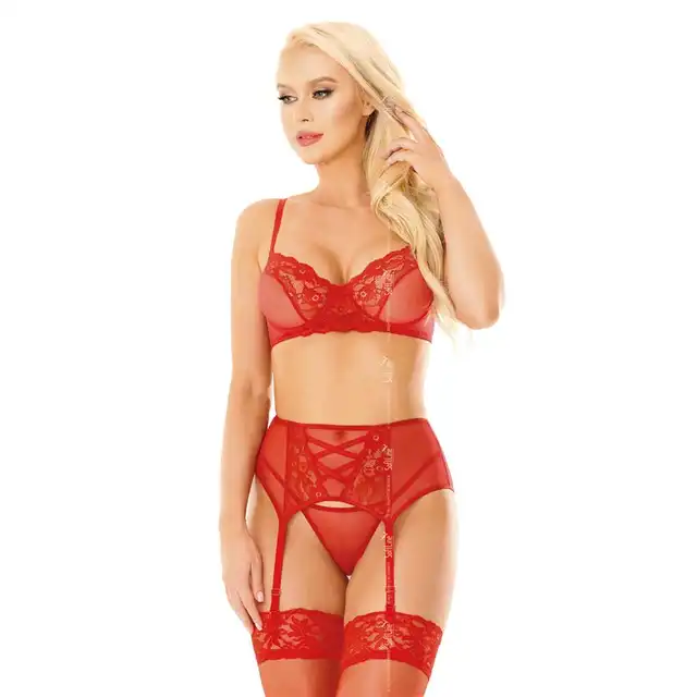 SoftLine - Selin Red 1926 M. Zmysłowy komplet bielizny damskiej w kolorze krwistej czerwieni. Pięknie podkreślony biust i pośladki zmysłowo ukryte pod pół transparentnym materiałem