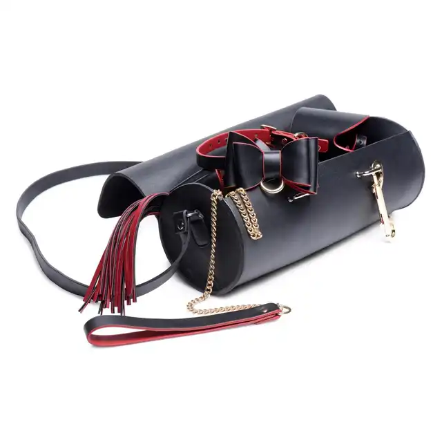 Master Series - Bow Luxury BDSM Set With Travel Bag. Luksusowy zestaw do BDSM zapakowany w elegancką torbę do przechowywania i podróży. Zestaw z kokardkami