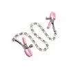 Calexotics - Crystal Chain Nipple Clamps. Ozdobne klamerki na sutki. Z dwoma w pełni regulowanym zaciskom na sutki, drażniącemu łańcuszkowi i błyszczącym kryształom