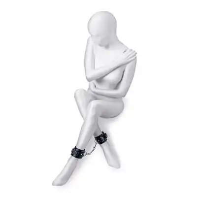 Toyfa - Anonymo Anklecuffs Black. Klasyczne kajdanki na kostki w kolorze eleganckiej czerni. Idealne dla początkujących miłośników zniewalania