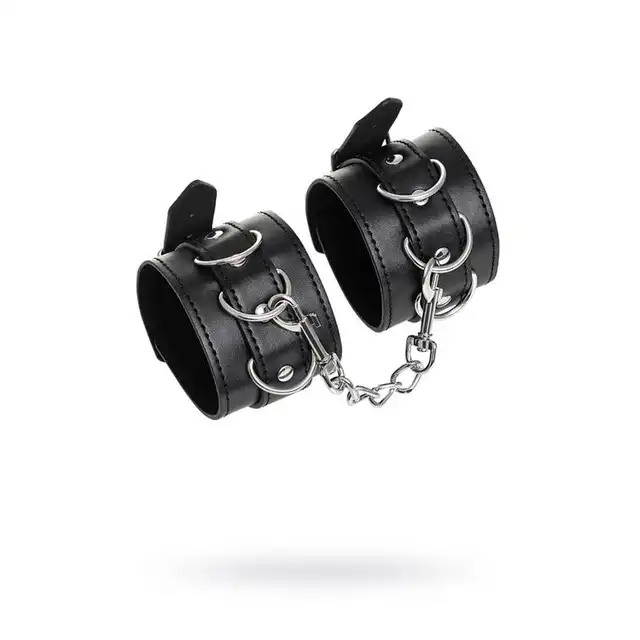 Toyfa - Anonymo Handcuffs Black. Klasyczne kajdanki na nadgarstki w kolorze eleganckiej czerni. Idealne dla początkujących miłośników zniewalania