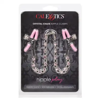 Calexotics - Crystal Chain Nipple Clamps. Ozdobne klamerki na sutki. Z dwoma w pełni regulowanym zaciskom na sutki, drażniącemu łańcuszkowi i błyszczącym kryształom