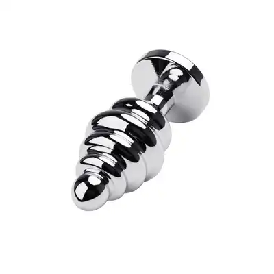 Toyfa - Silver Anal Plug. Wysokiej jakości metalowy korek analny z eleganckim kryształkiem w kolorze czerwieni w podstawie. Wyjątkowy stymulujący kształt
