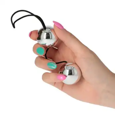 Toyz 4 Lovers - Orgasm Silver Balls. Srebrne kulki gejszy z drgającymi kulkami wewnątrz. Idealne do treningu i stymulacji waginalnej