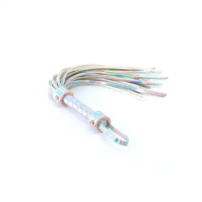 NSNovelties - Cosmo Bondage Flogger - podkręć atmosferę w sypialni z batem w urzekającym kolorze holo! 