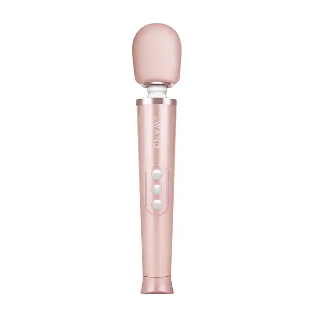 Le Wand - Petite Massager Rose Gold. Magiczna różdżka w eleganckim odcieniu różowego złota. 10 prędkości, 6 trybów wibracji. 
