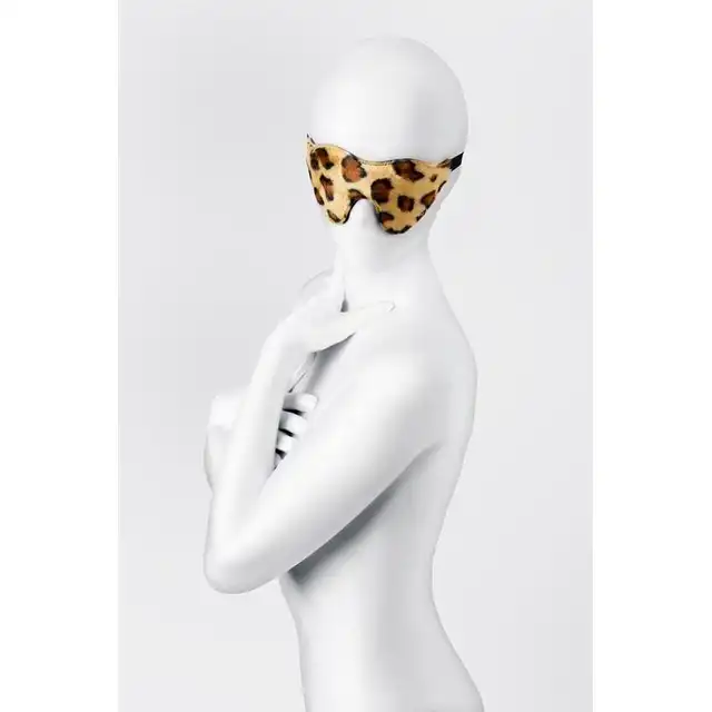 Toyfa - Anonymo Mask Print. Maska na oczy o drapieżnym zwierzęcym wzorze panterki. Klasyczny kształt połączony z wycięciem na nos to gwarancja idealnego dopasowania