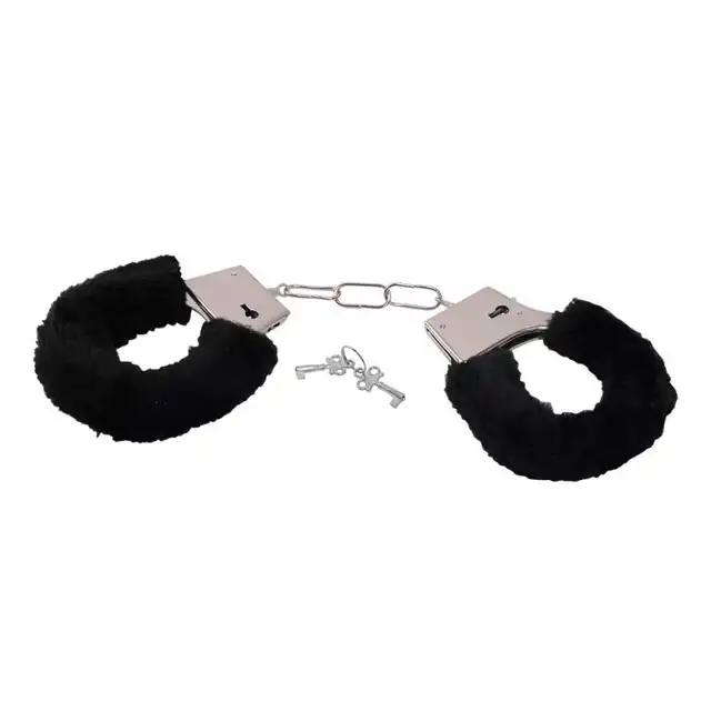 Bestseller - Soft Black Handcuffs. Metalowe kajdanki w zestawie z kluczykiem. Wyłożone miękkim czarnym futerkiem