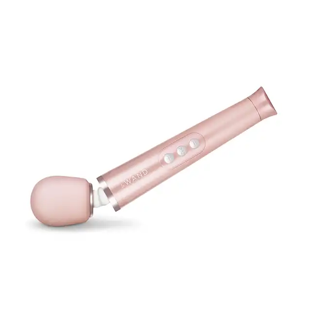 Le Wand - Petite Massager Rose Gold. Magiczna różdżka w eleganckim odcieniu różowego złota. 10 prędkości, 6 trybów wibracji. 