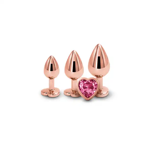 NS Novelties - Rear Assets Kit Heart Multicolor. Analny metalowy zestaw treningowy multikolorowy z kryształkiem w podstawie. Idealne stopniowanie do treningu analnego