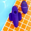 Calexotics - Remote Suction Panty Teaser Purple - wibrator do majtek ze zdalnie sterowanym pilotem. Wyposażony w przyjemne ssanie