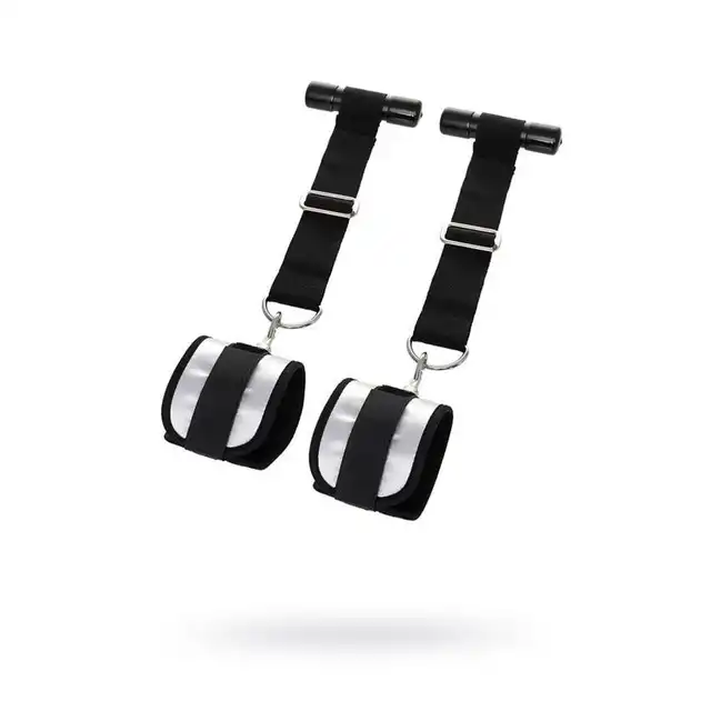 Toyfa - Anonymo Hand Clamps. Nietypowe kajdanki na nadgarstki do mocowania na drzwi. Unieruchom swojego partnera i zrób z nim to o czym pragniesz