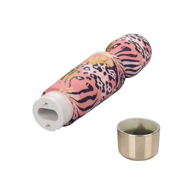 Calexotics - Wand To Fuck. Designerska różdżka z mocnymi wibracjami i super elastyczną główką. Oddaj się spersonalizowanej przyjemności żywiołowych wibracji, namiętnej pulsacji i erotycznej eskalacji