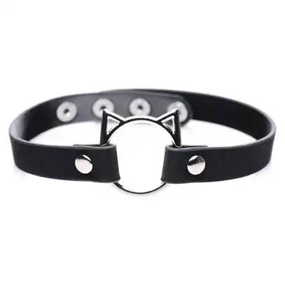 Master Series - Kinky Kitty Ring Slim Choker. Obroża z ringiem w kształcie uroczego kotka. Słodki dodatek do sypialnianego look`u 