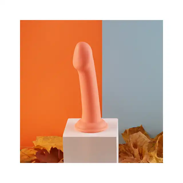 Dillio - Big Hero 6 Inch. Pomarańczowe dildo z silikonu premium utwardzanego platyną. Idealne do uprzęży strap-on. 17,2 cm długości