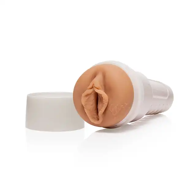 Fleshlight - Eliza Ibarra. Realistyczny masturbator. Numer 1 na świecie!