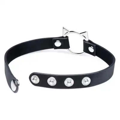 Master Series - Kinky Kitty Ring Slim Choker. Obroża z ringiem w kształcie uroczego kotka. Słodki dodatek do sypialnianego look`u 